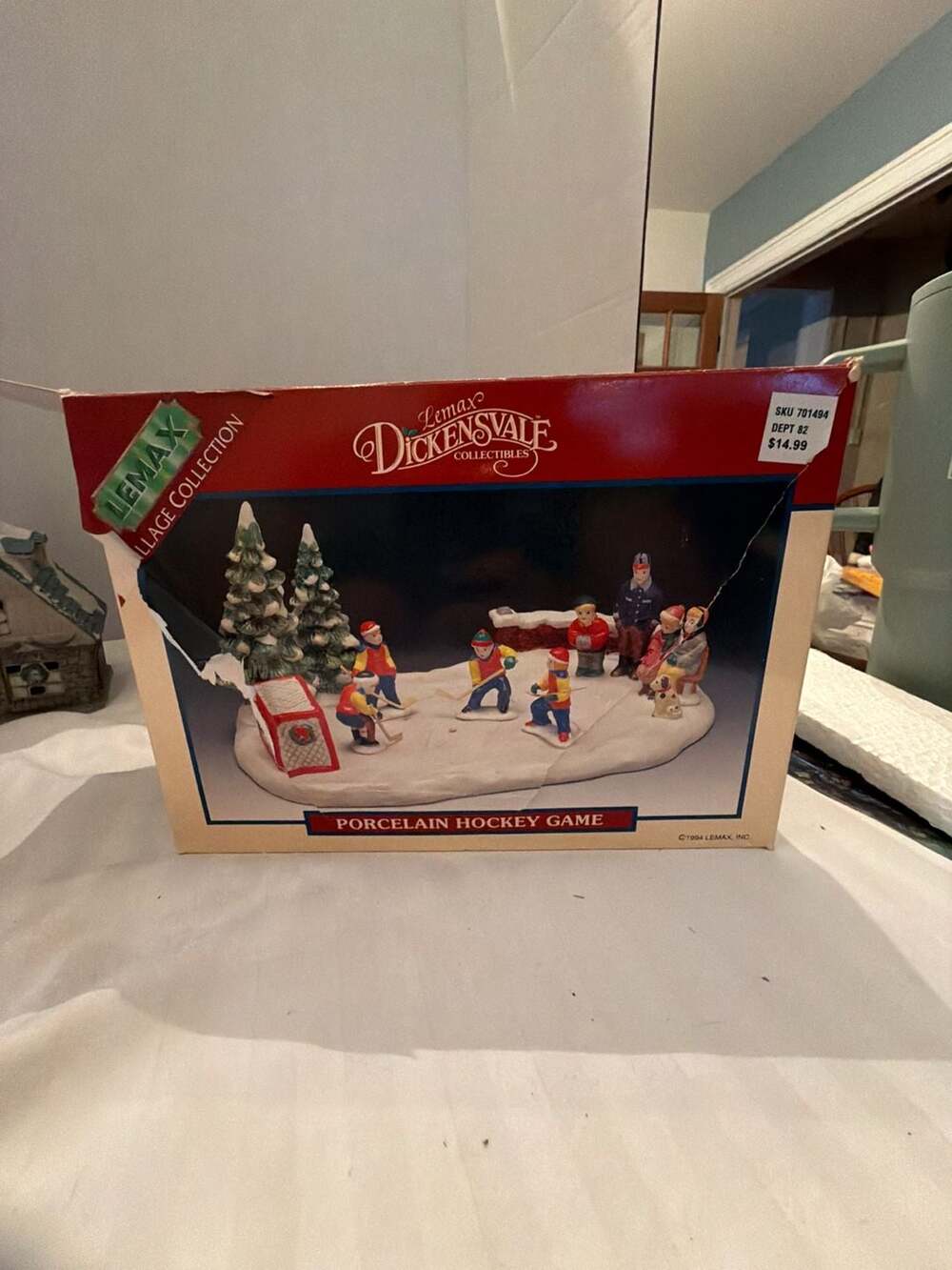 Lemax Dickensvale Porcelain Hockey Game Christmas Village